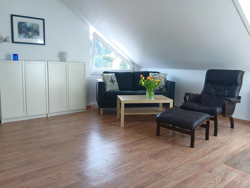 2,5 Zimmerwohnung, möbliert, ruhig und hell zimmer