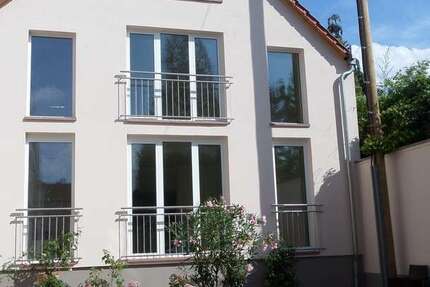 Haus Frankfurt am Main Sindlingen - 5.5 Zimmer, 178 m&sup2;, 2.950&euro; | Angebot:24559154