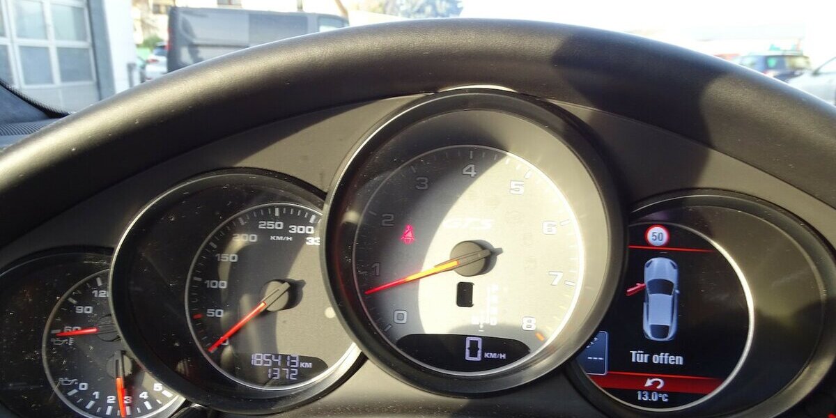 Porsche Panamera 4 GTS Bi-Xenon, Klappe, Luft, PDK, Chrono 184.608 km 26.890 &euro; Rodgau 63110