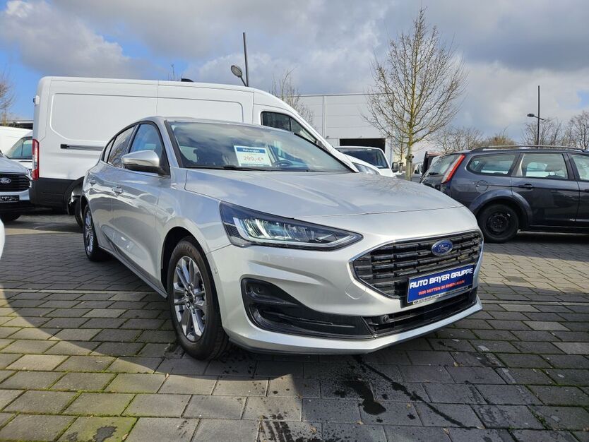 Ford Focus 1.001 km 30.930 € Wiesbaden 65203