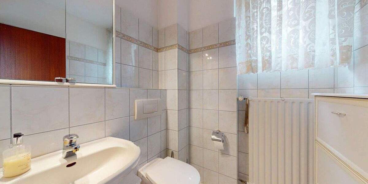 Mehrfamilienhaus, Wohnhaus Frankfurt am Main Eschersheim - 8 Zimmer, 254 m&sup2;, 770.000&euro; | Angebot:24904466