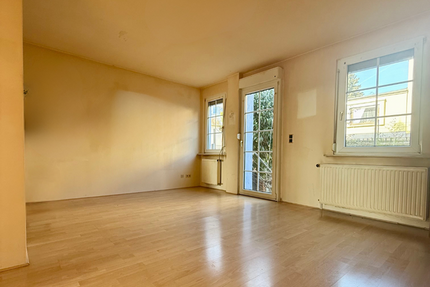 Haus zum Kaufen in Frankfurt am Main 390.000 € 108 m² 5 zimmer