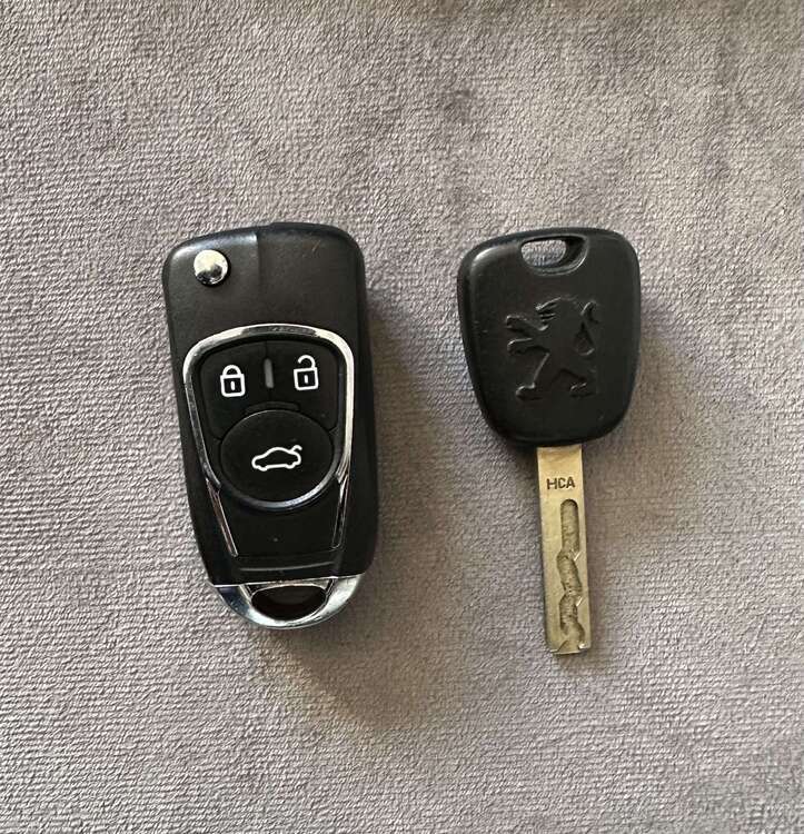 Peugeot 207 215.000 km 1.200 € Wiesbaden 65199