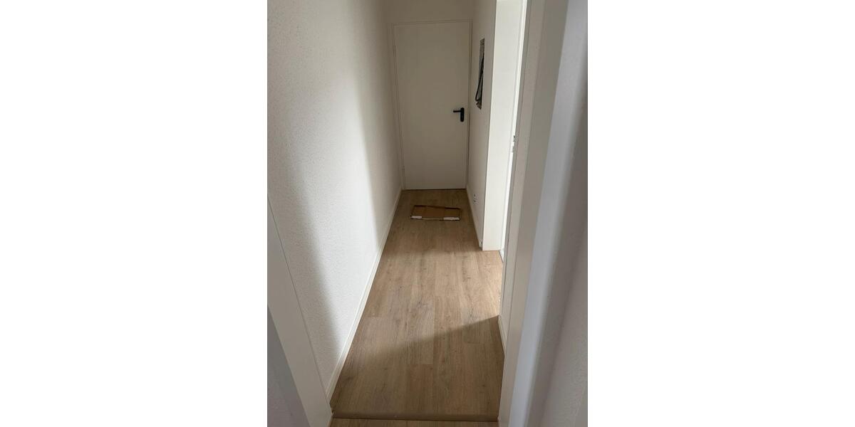 Dachgeschoßwohnung Flörsheim am Main - 2 Zimmer, 65 m&sup2;, 1.200&euro; | Angebot:25379370
