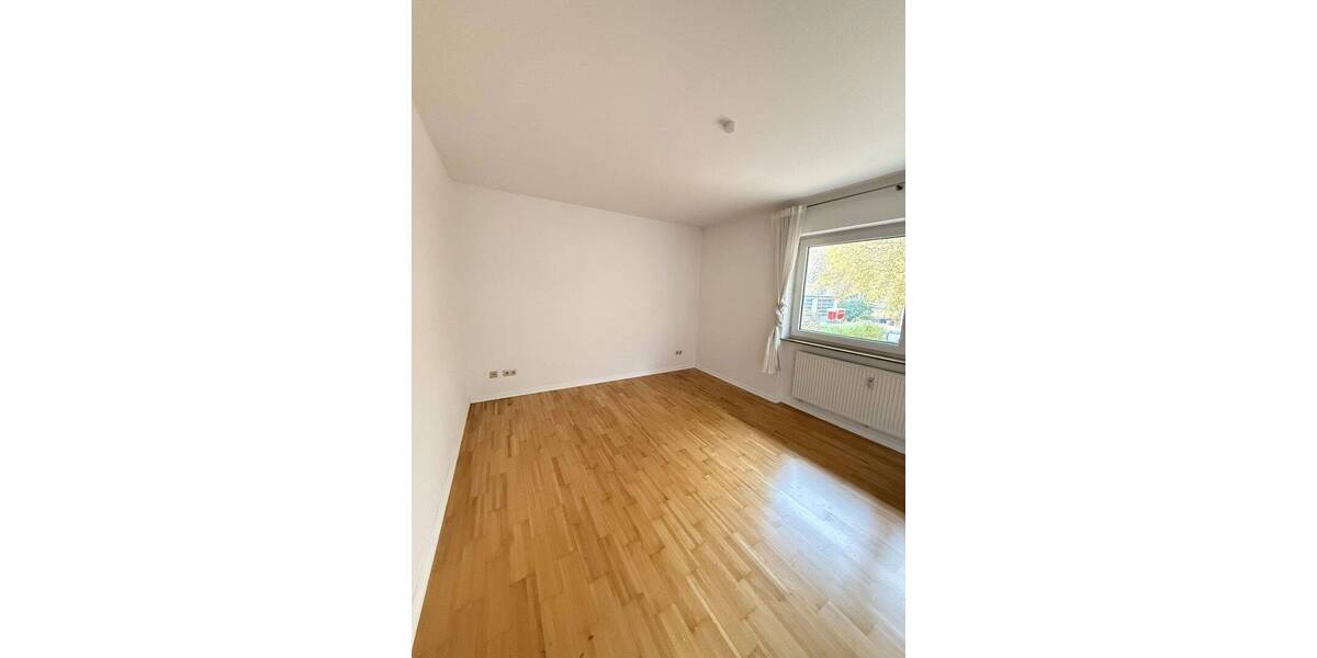 Helle 4-Zimmer-Eigentumswohnung mit Balkon, Einbauküche & Stellplatz in Frankfurt-Bergen-Enkheim 4 zimmer
