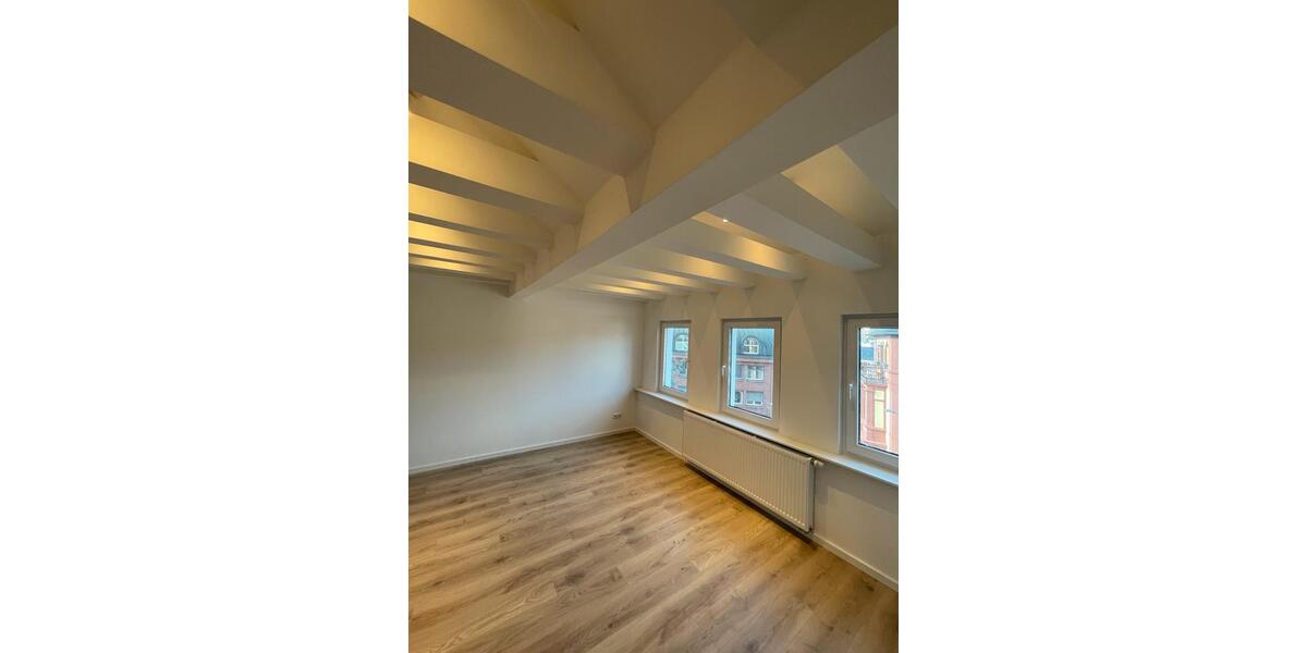 Dachgeschoßwohnung Offenbach am Main - 3 Zimmer, 72 m&sup2;, 400&euro; | Angebot:25479992