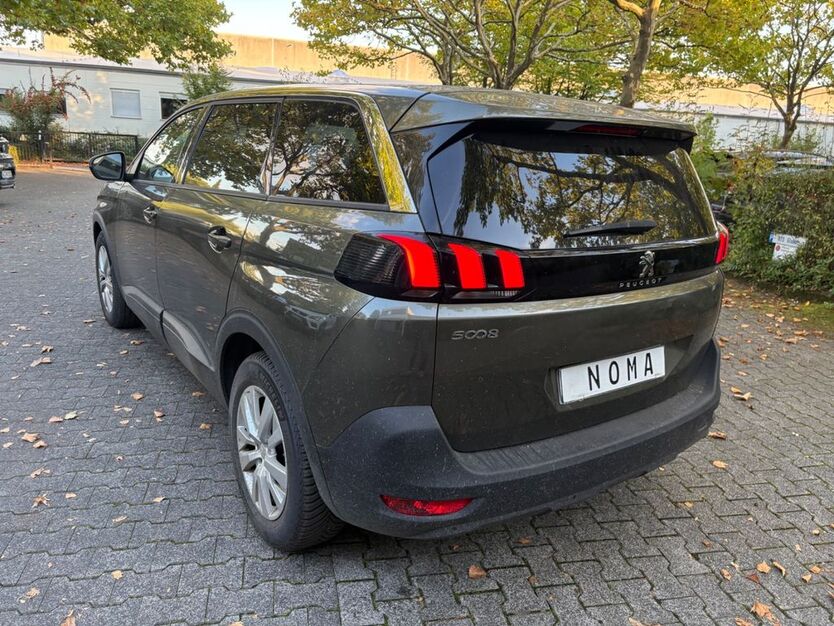 Peugeot 5008 183.416 km 12.495 € Frankfurt am Main 60389