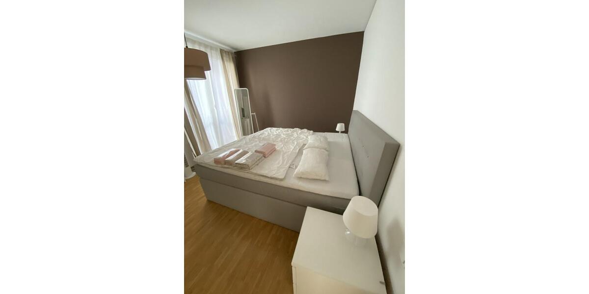 Möblierte Wohnung zentrale Lage mit TG- Parkplatz 3 zimmer