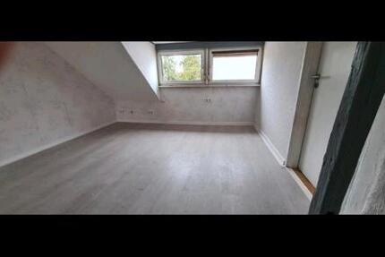 Gemütliche 1,5-Zimmer-Dachgeschosswohnung (40 m²) in Walldorf 1 zimmer