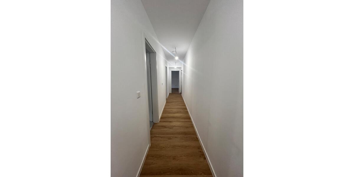 WeihnachtsAktion** Erste Kaltmiete frei**Saniert und bereit für den Einzug 3 zimmer