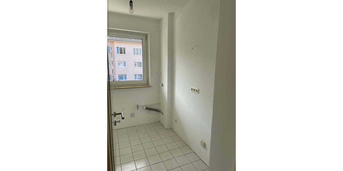 Etagenwohnung Frankfurt am Main Eschersheim - 2 Zimmer, 65 m&sup2;, 995&euro; | Angebot:25591329
