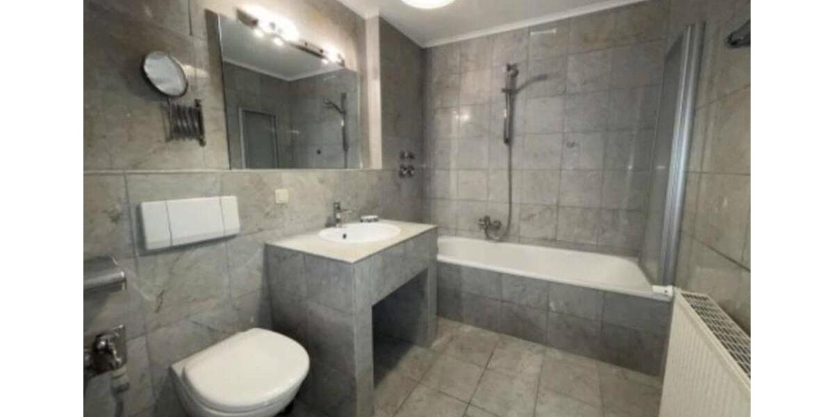 Dachgeschoßwohnung Frankfurt am Main Oberrad - 2 Zimmer, 74 m&sup2;, 1.750&euro; | Angebot:26516590