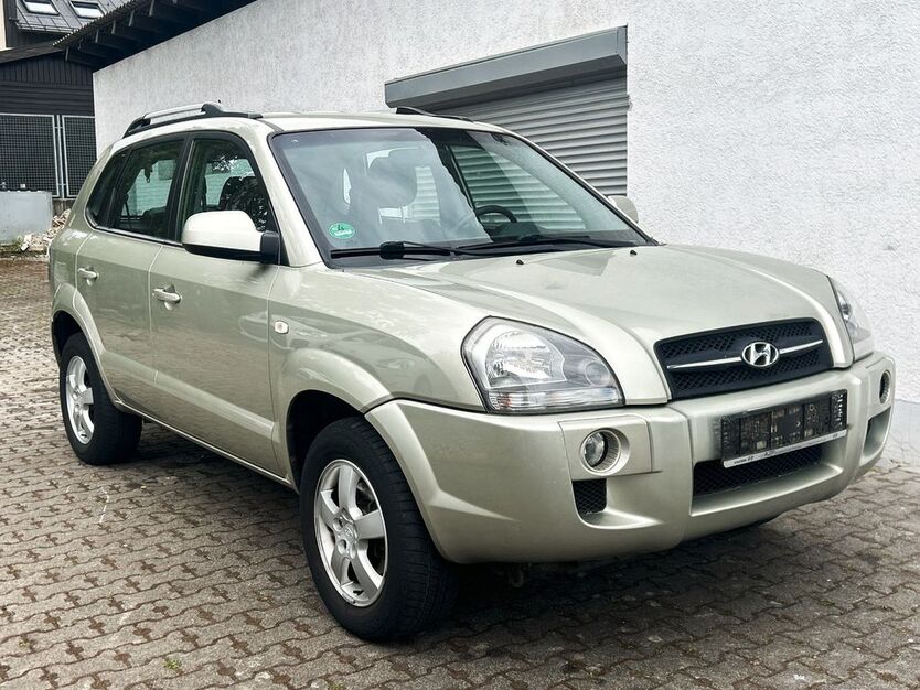Hyundai TUCSON 168.000 km 3.400 € Wiesbaden 65199