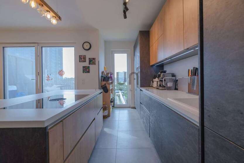 Wohnung zum Mieten in Frankfurt am Main 2.300 € 100 m²