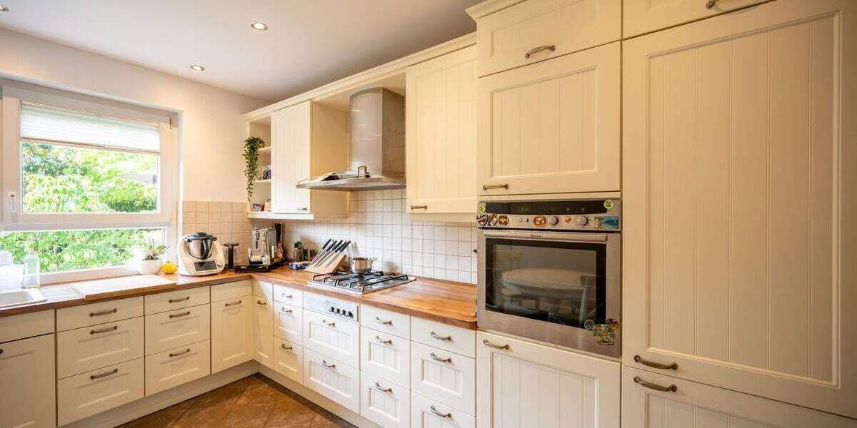 Einfamilienhaus Frankfurt am Main Harheim - 9 Zimmer, 259 m&sup2;, 1.250.000&euro; | Angebot:25772138