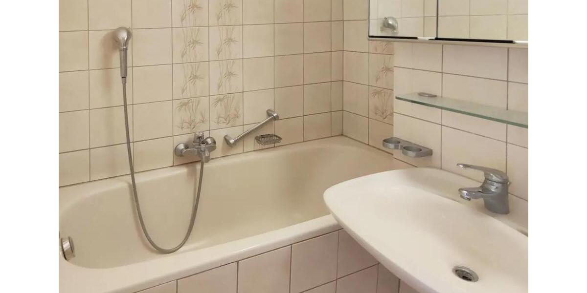 Helle 3 Zimmer Wohnung mit Balkon, EBK & S-Bahn nahe in Frankfurt 3 zimmer