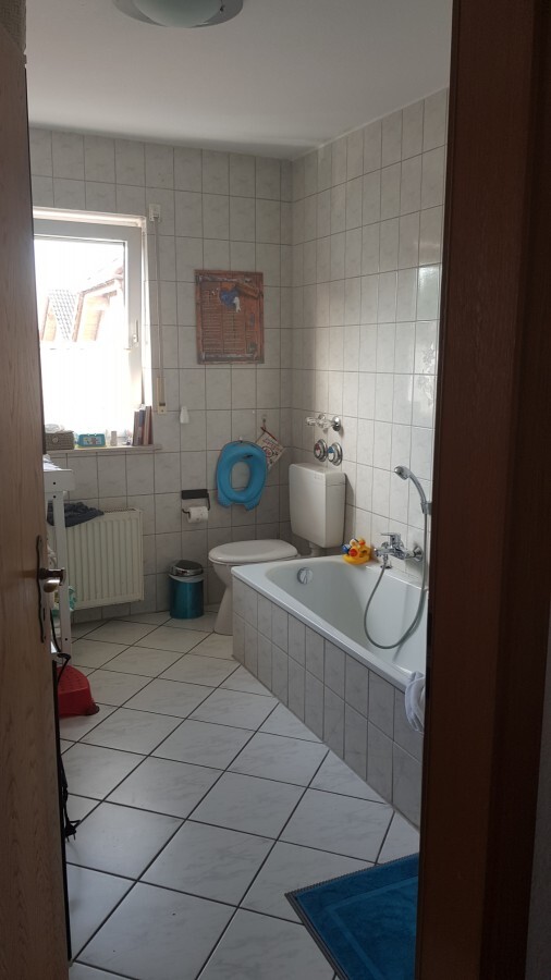 Schöne lichthelle Wohnung im EG 4 zimmer