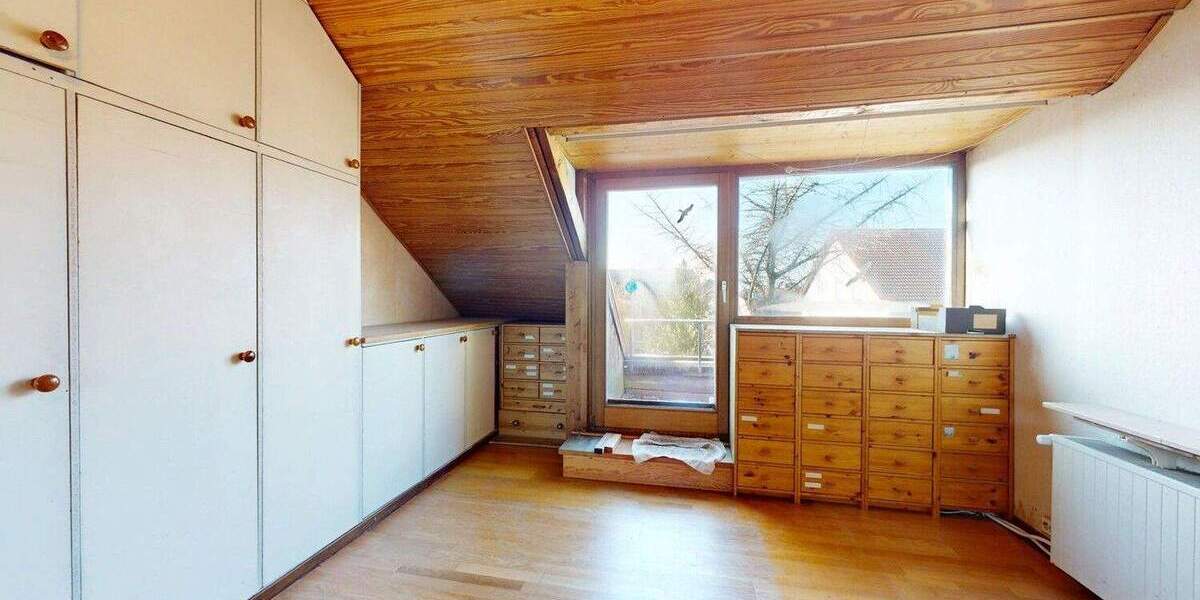 Reihenmittelhaus Frankfurt am Main Eckenheim - 6 Zimmer, 137 m&sup2;, 620.000&euro; | Angebot:24989665