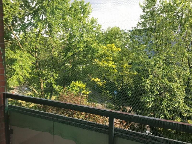 Aussicht auf die Frankfurer Skyline: günstige 1-Zimmer-Single-Wohnung zimmer