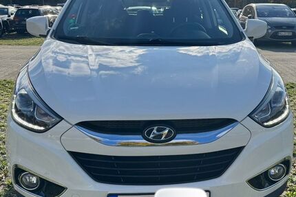 Hyundai TUCSON 136.000 km 8.900 &euro; Offenbach 63067