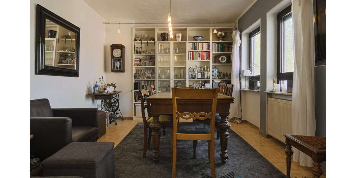 Haus zum Kaufen in Frankfurt am Main Schwanheim 1.150.000 € 174 m² 9 zimmer