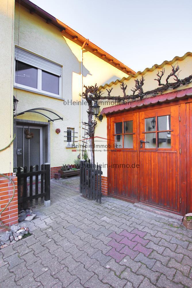 Einfamilienhaus# Sauna# Wintergarten# Kaminofen# PV & Solar# Griesheim Hofmannstr. 8 zimmer