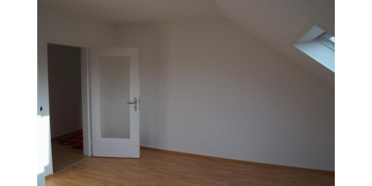 Dachgeschoßwohnung Bad Nauheim - 3 Zimmer, 64 m&sup2;, 820&euro; | Angebot:25656926
