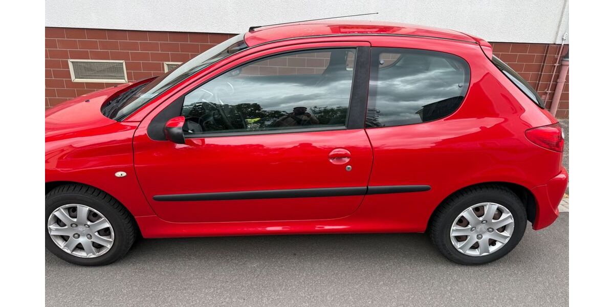 Peugeot 206 87.000 km 3.000 &euro; Dreieich 63303