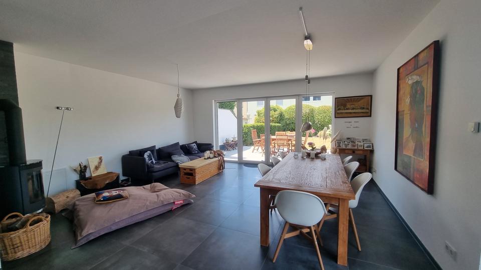 Burgholzhausen: Modernes EFH mit tollem Gartengrundstück! 7 zimmer