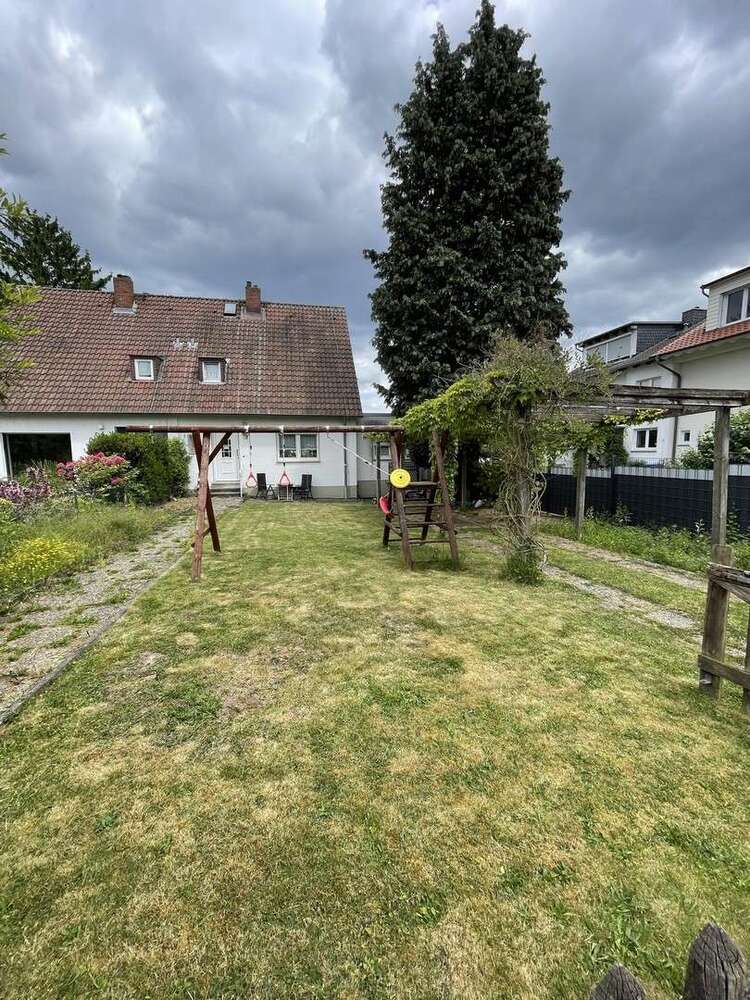 Haus zum Kaufen in Bad Homburg 985.000 € 145.69 m²