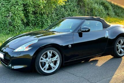 Nissan 370Z 105.200 km 22.900 &euro; Frankfurt am Main 60322