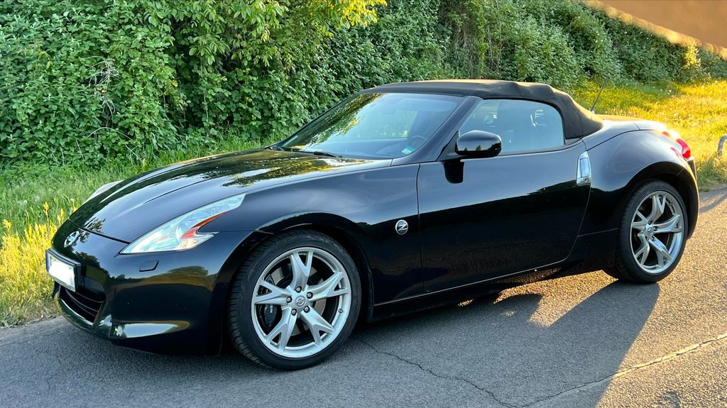 Nissan 370Z 105.200 km 22.900 &euro; Frankfurt am Main 60322