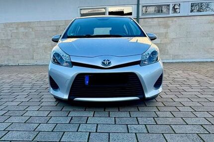 Toyota Yaris 81.500 km 8.300 &euro; Heusenstamm 63150