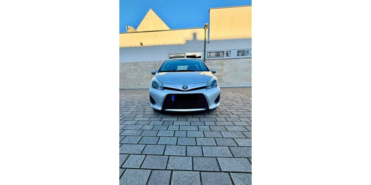 Toyota Yaris 81.500 km 8.700 &euro; Heusenstamm 63150