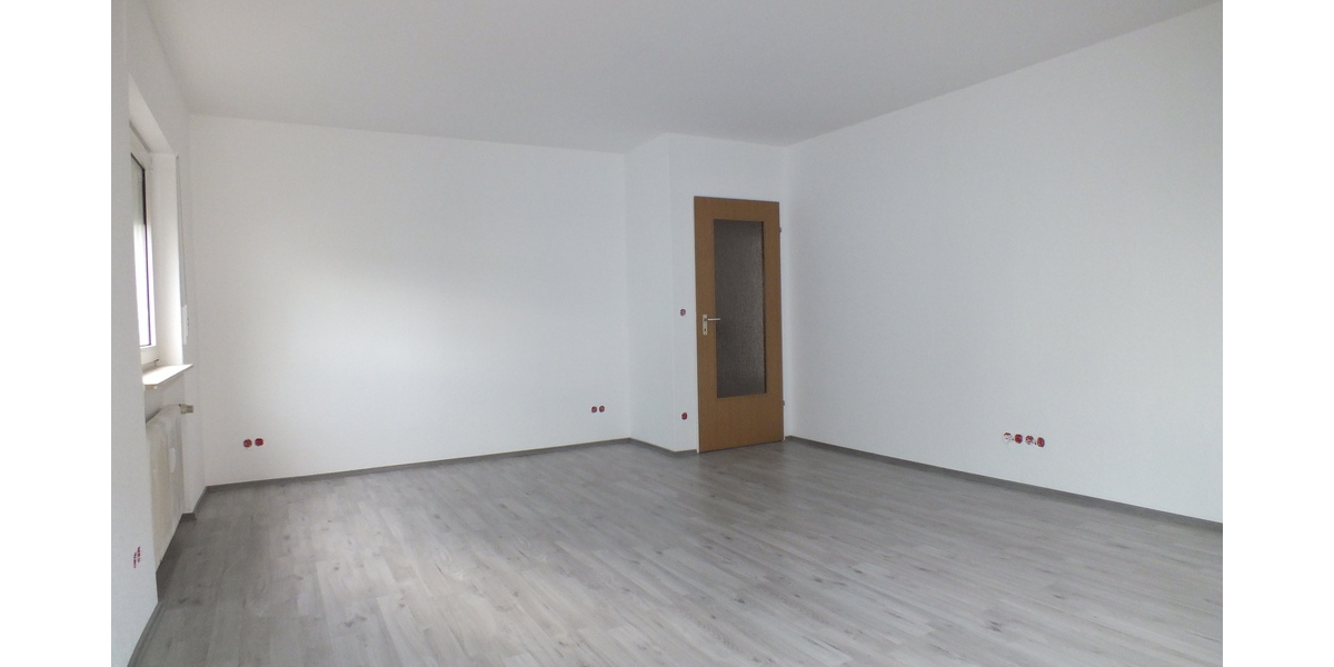 Frisch renovierte 3 Zimmer Wohnung mit ca. 75m² Wohnfläche mit Balkon und Garage - Appartement Nauheim | Angebot:24610048