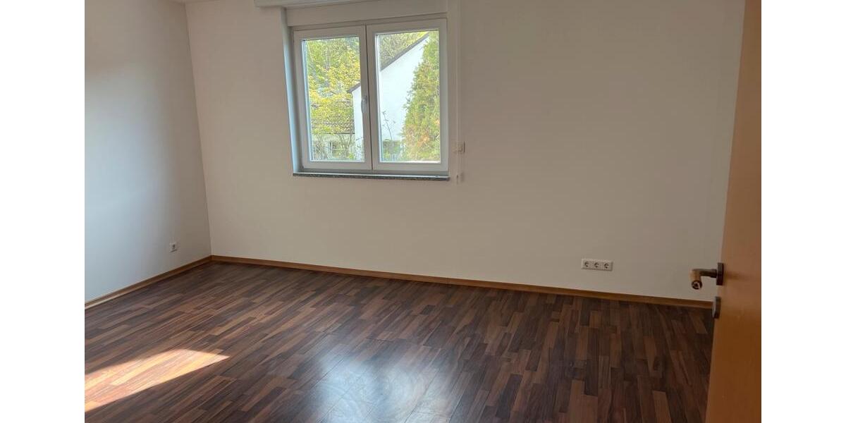 Etagenwohnung Offenbach am Main Bieberer Berg - 3 Zimmer, 85 m&sup2;, 1.300&euro; | Angebot:26348431