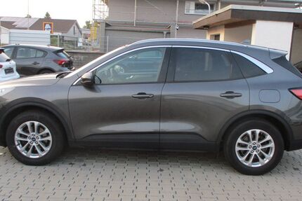 Ford Kuga 175.246 km 15.499 € Babenhausen 64832