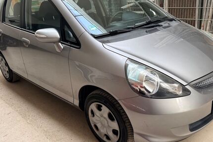 Honda Jazz 211.000 km 950 &euro; Nidderau 61130