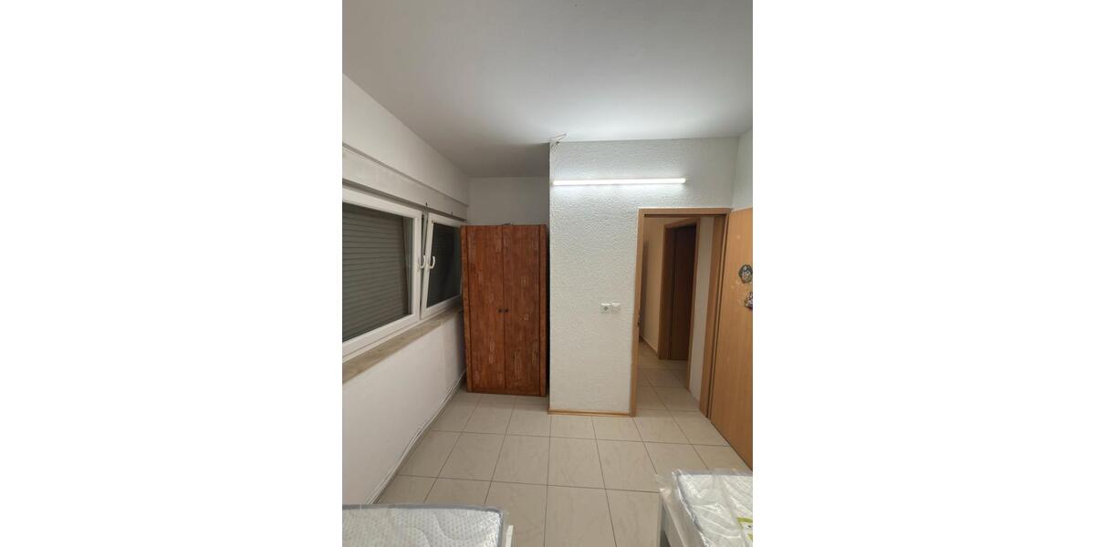 Kellerwohnung zu Vermieten Wohngemeinschaft! 3 zimmer