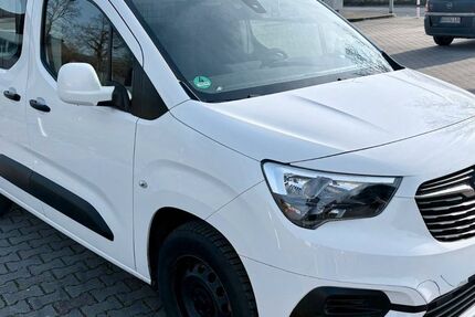 Opel Combo 61.000 km 10.600 &euro; Nauheim 64569