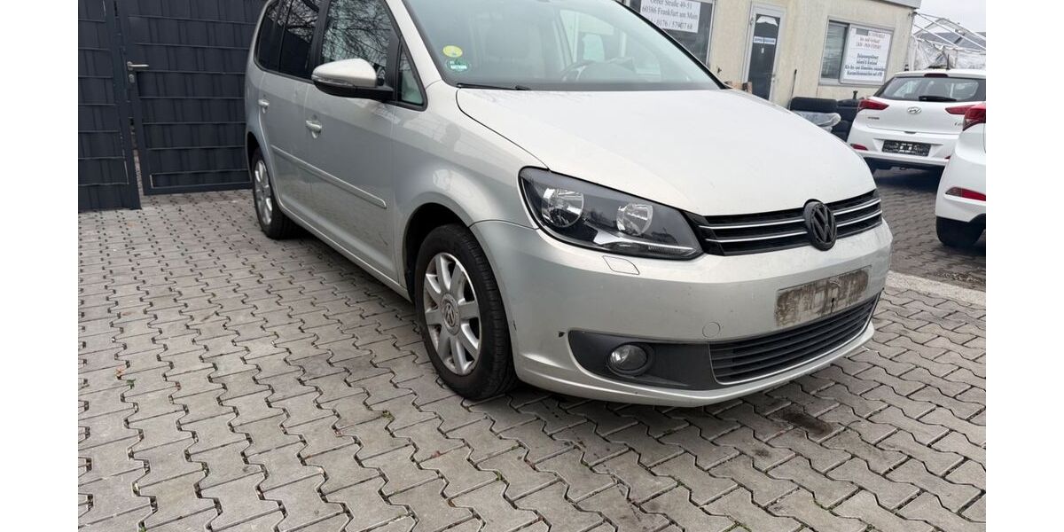 VW Touran 196.667 km 3.800 &euro; Frankfurt am main 60386