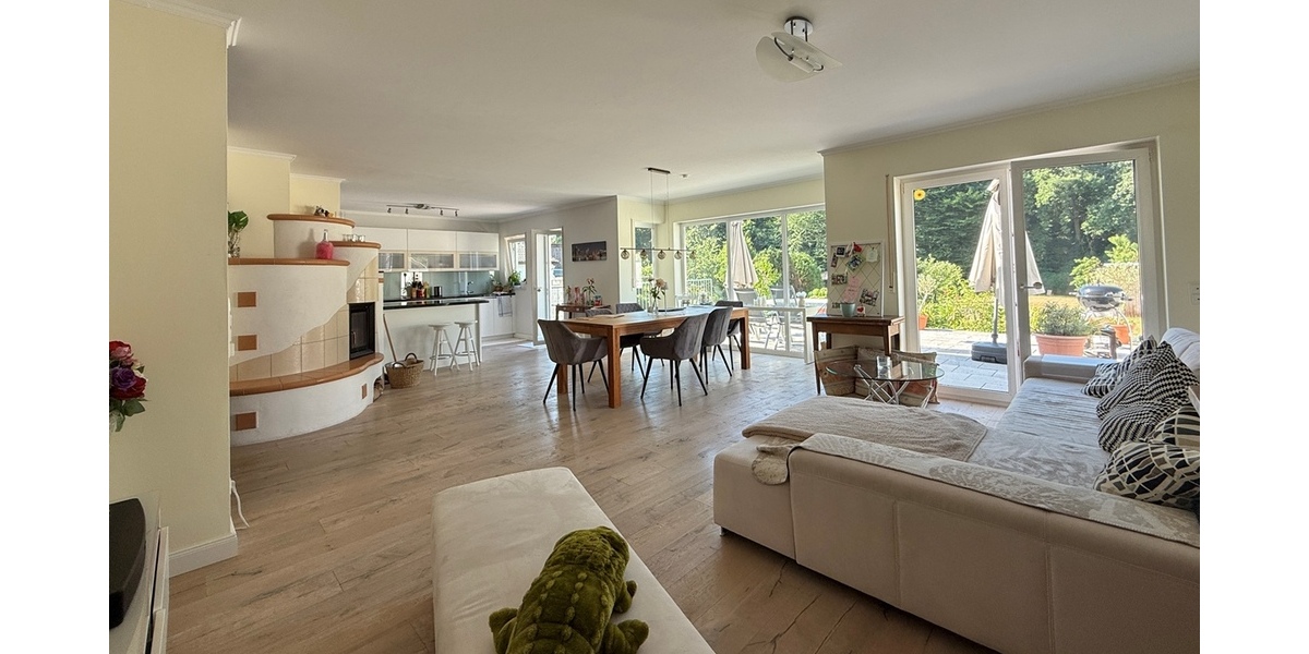 Neu-Isenburg-Buchenbusch: Mehrgenerationenhaus mit Traumgrundstück am Waldrand! - Zweifamilienhaus Neu-Isenburg Isenburg | Angebot:25264725