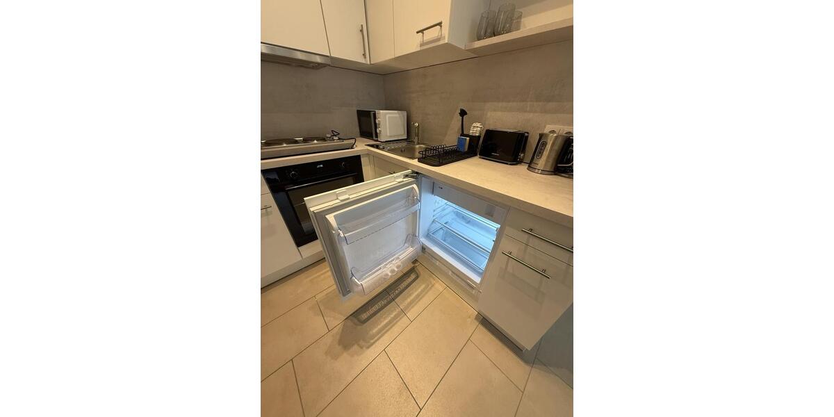 Helle, voll möblierte 1-Zimmer-Wohnung mit Top-Anbindung in Frankfurt-Niederrad 1 zimmer