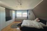 Dachgeschoßwohnung Friedrichsdorf - 3 Zimmer, 120 m&sup2;, 1.200&euro; | Angebot:26295541