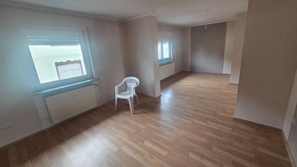 Etagenwohnung Erzhausen - 4 Zimmer, 101 m&sup2;, 1.050&euro; | Angebot:26412971