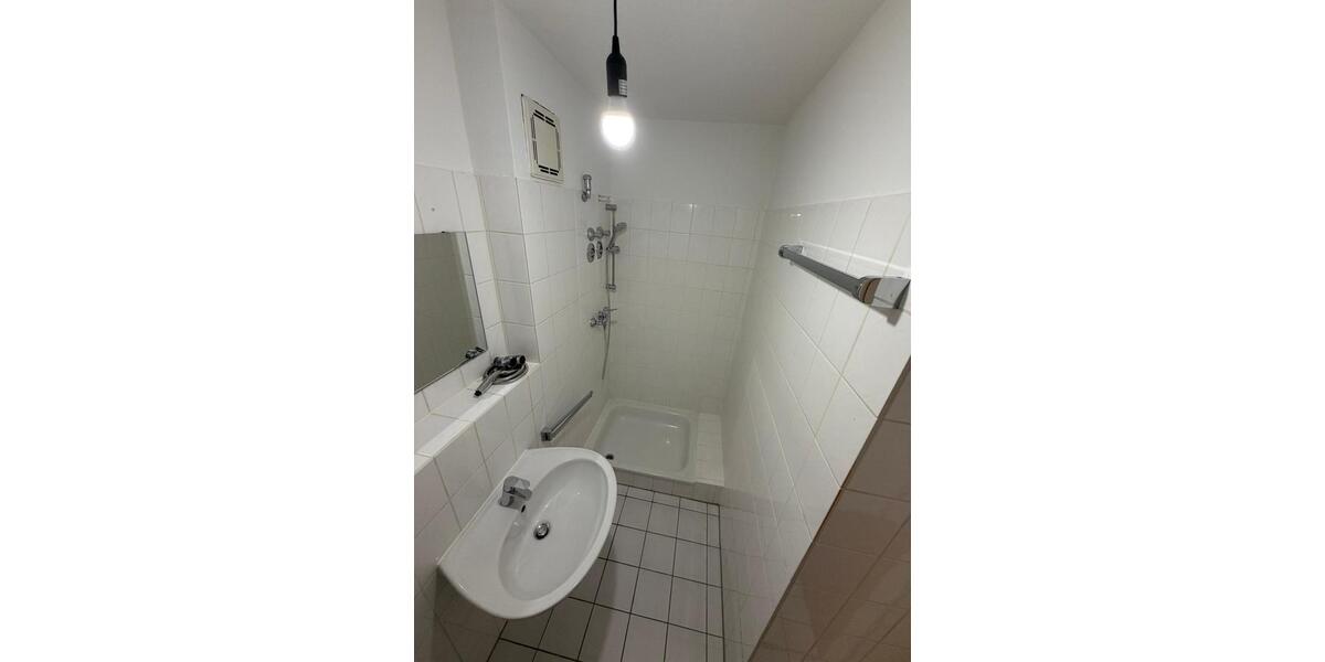 Dachgeschoßwohnung Frankfurt am Main Westend Süd - 1 Zimmer, 38 m&sup2;, 684&euro; | Angebot:25711724