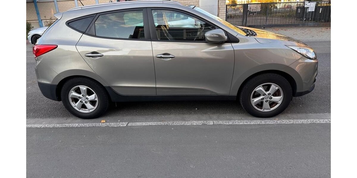 Hyundai ix35 157.000 km 5.650 &euro; Friedrichsdorf 61381