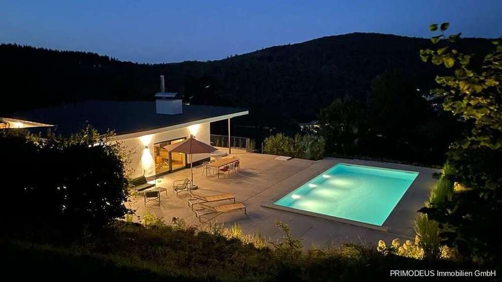 Haus zum Kaufen in Bad Homburg 1.680.000 € 298 m²