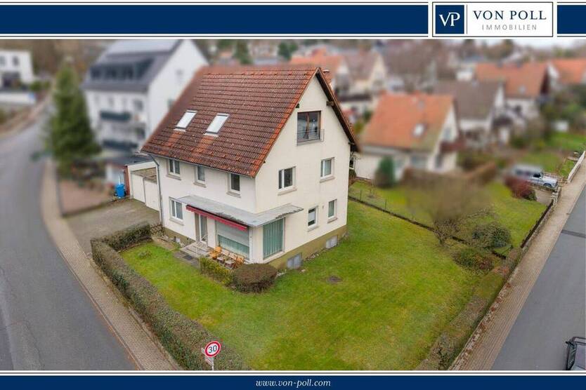 Charmantes Zweifamilienhaus mit Potenzial und Blick nach Frankfurt