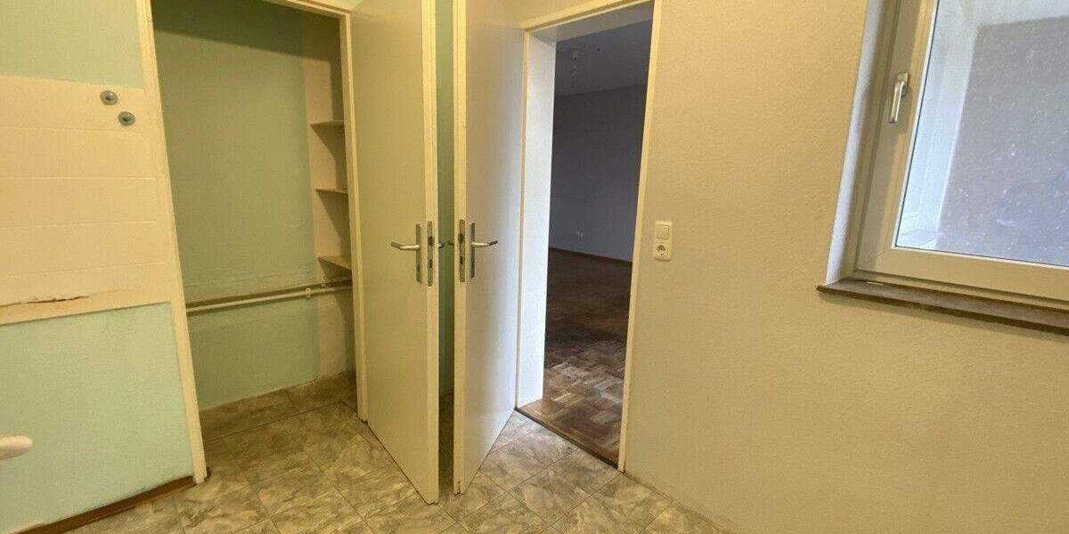 Renovierungsbedürftiges 1-Zimmerapartment mit Garage in Heusenstamm 1 zimmer